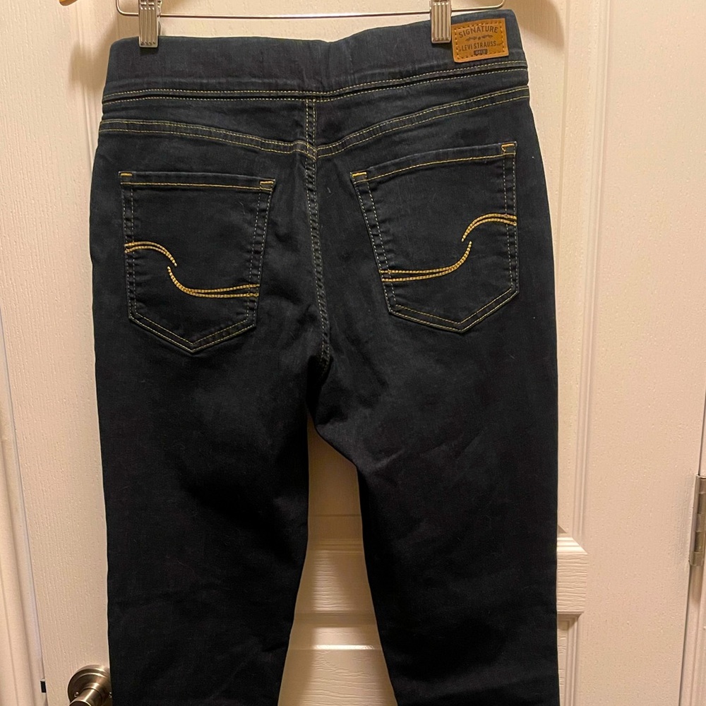 Levis Signature shaping